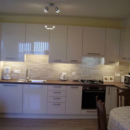 Water View Brand New Apartment, Short Stroll To Beach, Peaceful! Kosljun Екстер'єр фото