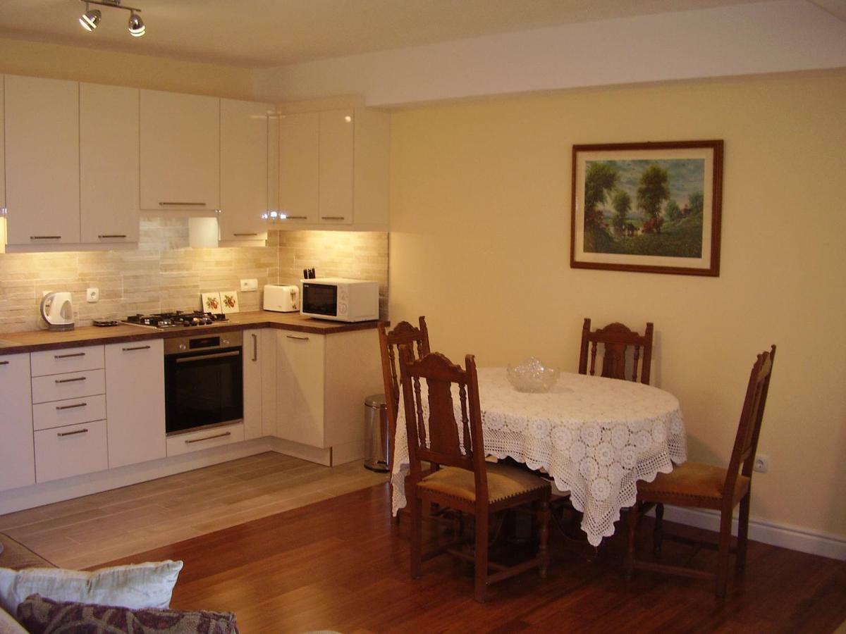 Water View Brand New Apartment, Short Stroll To Beach, Peaceful! Kosljun Екстер'єр фото