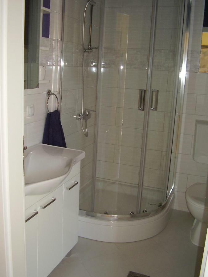 Water View Brand New Apartment, Short Stroll To Beach, Peaceful! Kosljun Екстер'єр фото