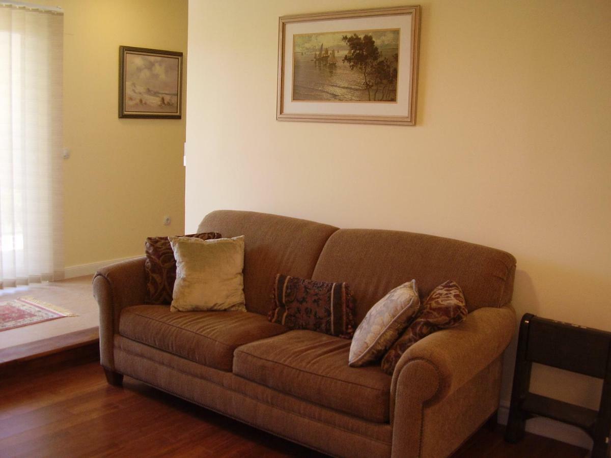 Water View Brand New Apartment, Short Stroll To Beach, Peaceful! Kosljun Екстер'єр фото